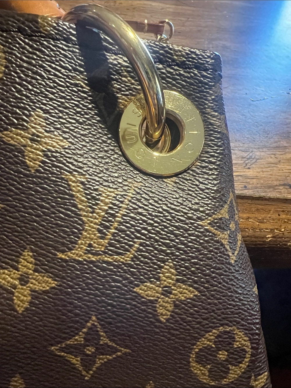 EUC Louis Vuitton Artsy - Picture 15 of 16
